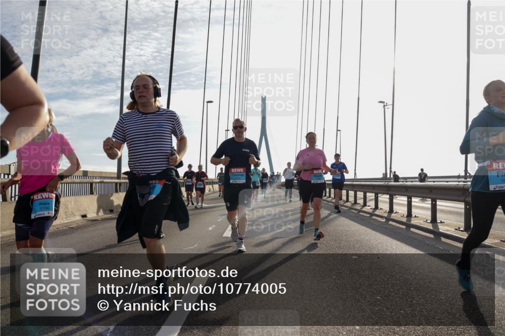 03.10.2026 - Köhlbrandbrückenlauf Yannick Fuchs http://msf.ph/oto/10774005 03.10.2026 09:32:55 Position 1 3766, 1452, 18 meine-sportfotos.de
