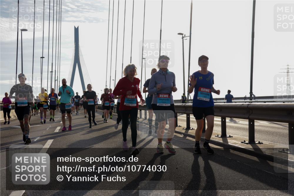 03.10.2026 - Köhlbrandbrückenlauf Yannick Fuchs http://msf.ph/oto/10774030 03.10.2026 09:32:57 Position 1 1344, 1347 meine-sportfotos.de