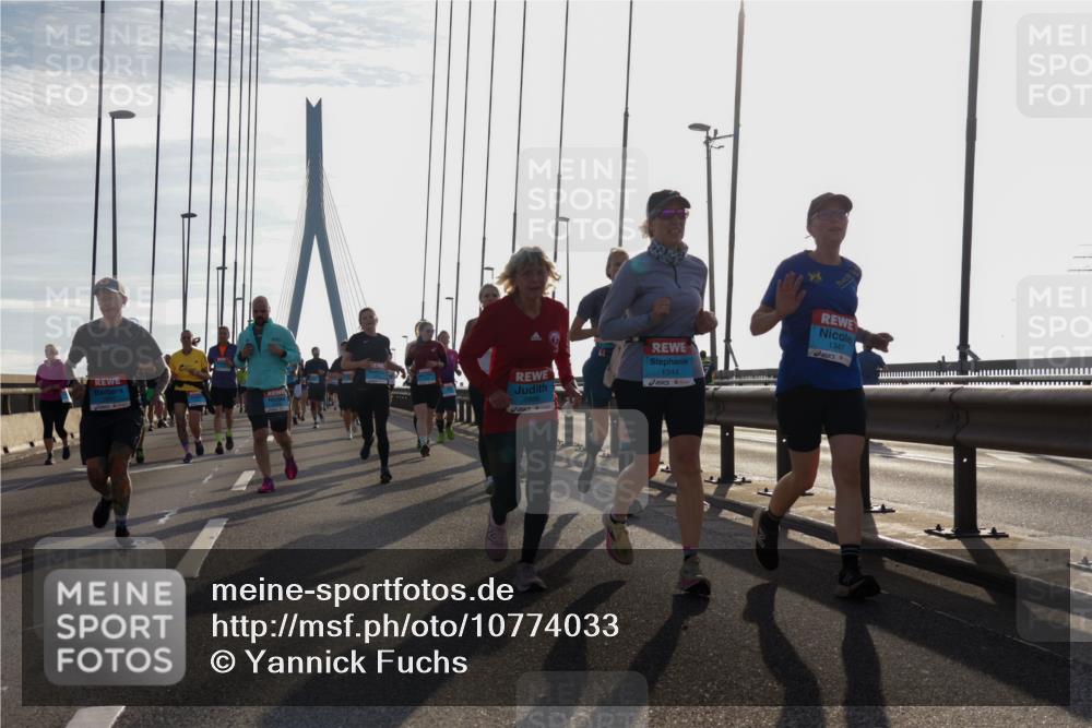 03.10.2026 - Köhlbrandbrückenlauf Yannick Fuchs http://msf.ph/oto/10774033 03.10.2026 09:32:57 Position 1 1344, 1347 meine-sportfotos.de