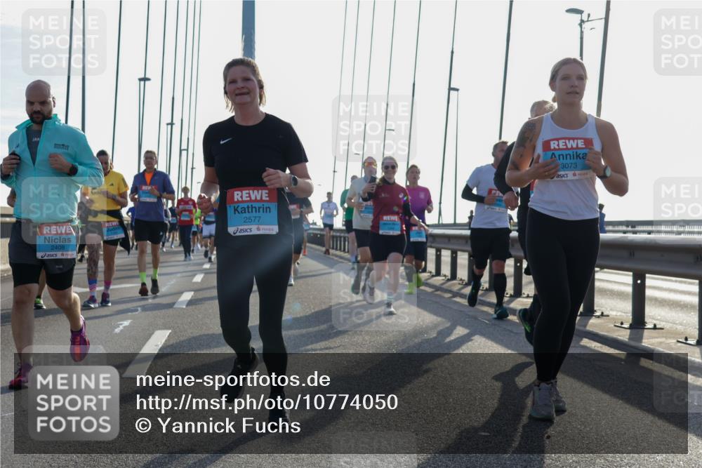 03.10.2026 - Köhlbrandbrückenlauf Yannick Fuchs http://msf.ph/oto/10774050 03.10.2026 09:32:59 Position 1 2408, 2577, 3073 meine-sportfotos.de
