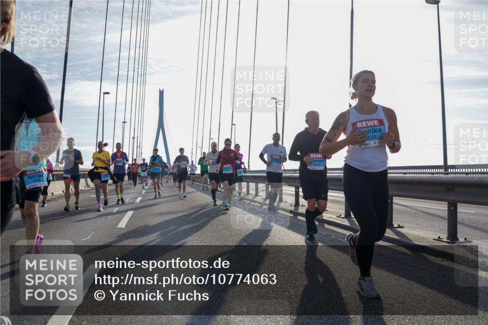 03.10.2026 - Köhlbrandbrückenlauf Yannick Fuchs http://msf.ph/oto/10774063 03.10.2026 09:33:00 Position 1 2408, 3049, 073 meine-sportfotos.de