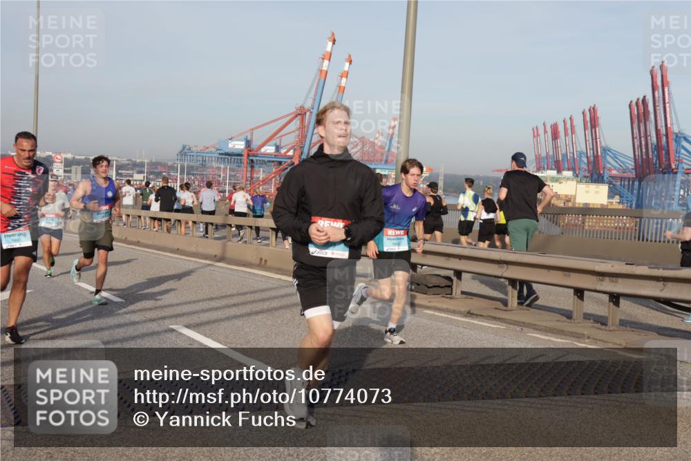 03.10.2026 - Köhlbrandbrückenlauf Yannick Fuchs http://msf.ph/oto/10774073 03.10.2026 09:38:07 Position 2 1890, 1600 meine-sportfotos.de