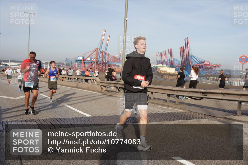 03.10.2026 - Köhlbrandbrückenlauf Yannick Fuchs http://msf.ph/oto/10774083 03.10.2026 09:38:07 Position 2  meine-sportfotos.de