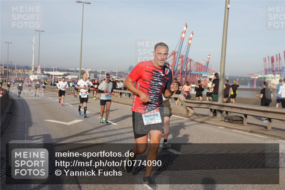 03.10.2026 - Köhlbrandbrückenlauf Yannick Fuchs http://msf.ph/oto/10774090 03.10.2026 09:38:08 Position 2 1890 meine-sportfotos.de