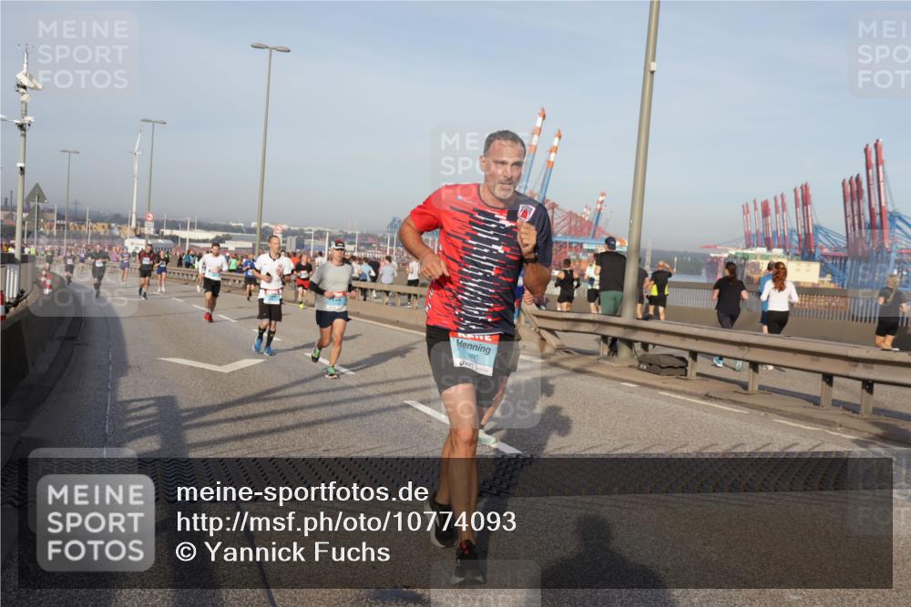 03.10.2026 - Köhlbrandbrückenlauf Yannick Fuchs http://msf.ph/oto/10774093 03.10.2026 09:38:08 Position 2 1890 meine-sportfotos.de