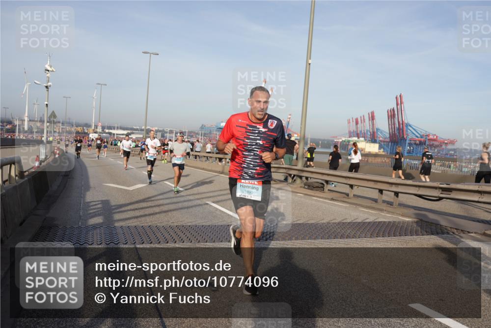 03.10.2026 - Köhlbrandbrückenlauf Yannick Fuchs http://msf.ph/oto/10774096 03.10.2026 09:38:08 Position 2 1890 meine-sportfotos.de