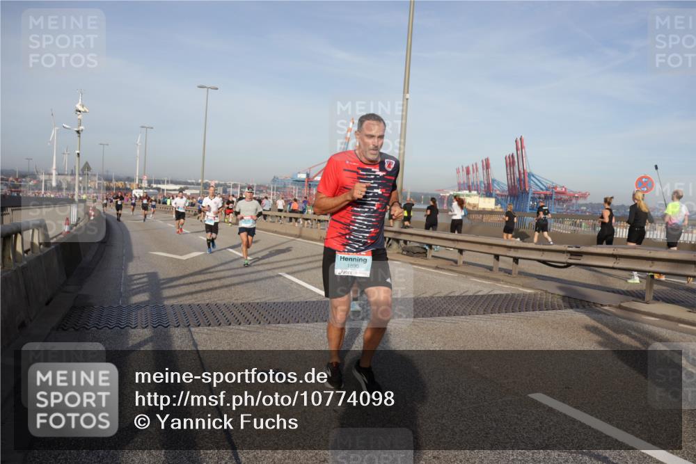 03.10.2026 - Köhlbrandbrückenlauf Yannick Fuchs http://msf.ph/oto/10774098 03.10.2026 09:38:09 Position 2 1890 meine-sportfotos.de