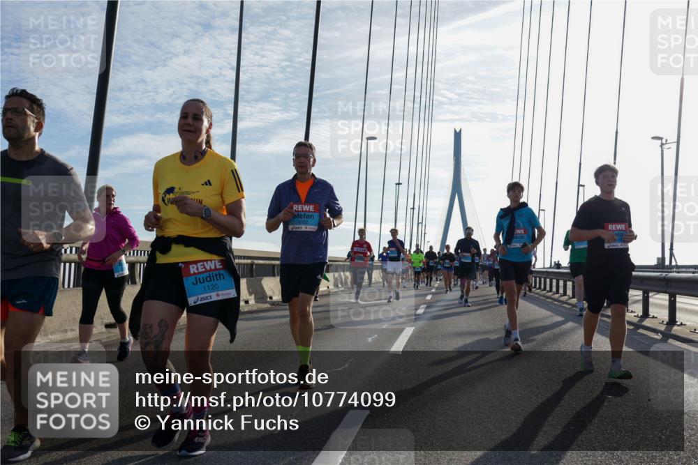 03.10.2026 - Köhlbrandbrückenlauf Yannick Fuchs http://msf.ph/oto/10774099 03.10.2026 09:33:03 Position 1 1120, 3102 meine-sportfotos.de