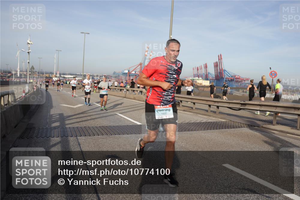 03.10.2026 - Köhlbrandbrückenlauf Yannick Fuchs http://msf.ph/oto/10774100 03.10.2026 09:38:09 Position 2 1890 meine-sportfotos.de