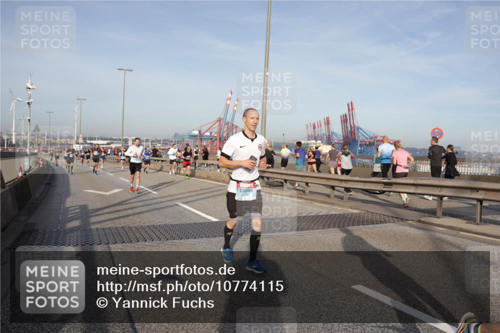 03.10.2026 - Köhlbrandbrückenlauf Yannick Fuchs http://msf.ph/oto/10774115 03.10.2026 09:38:12 Position 2 2294 meine-sportfotos.de