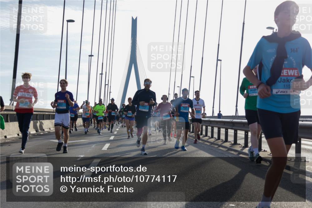 03.10.2026 - Köhlbrandbrückenlauf Yannick Fuchs http://msf.ph/oto/10774117 03.10.2026 09:33:05 Position 1 2034, 361, 1157 meine-sportfotos.de