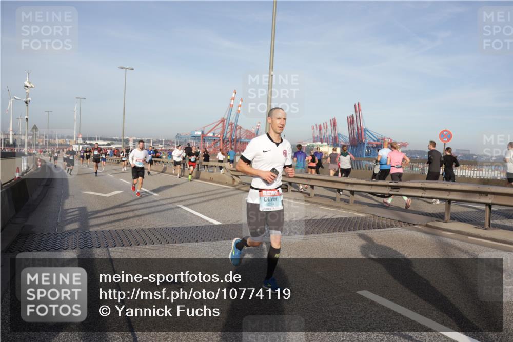 03.10.2026 - Köhlbrandbrückenlauf Yannick Fuchs http://msf.ph/oto/10774119 03.10.2026 09:38:12 Position 2 2294 meine-sportfotos.de