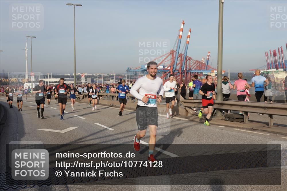 03.10.2026 - Köhlbrandbrückenlauf Yannick Fuchs http://msf.ph/oto/10774128 03.10.2026 09:38:15 Position 2  meine-sportfotos.de