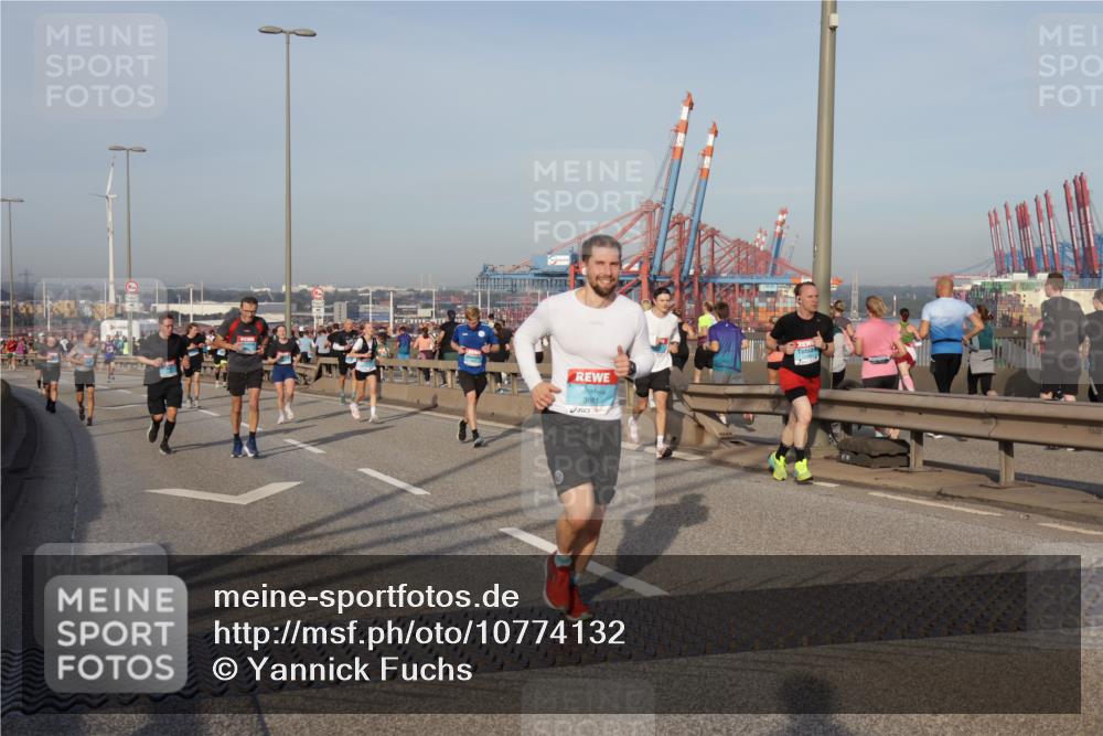 03.10.2026 - Köhlbrandbrückenlauf Yannick Fuchs http://msf.ph/oto/10774132 03.10.2026 09:38:15 Position 2 3861 meine-sportfotos.de