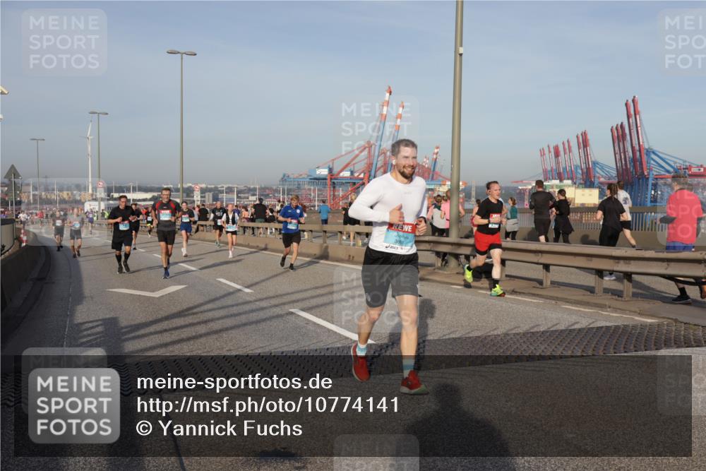 03.10.2026 - Köhlbrandbrückenlauf Yannick Fuchs http://msf.ph/oto/10774141 03.10.2026 09:38:15 Position 2 3861 meine-sportfotos.de