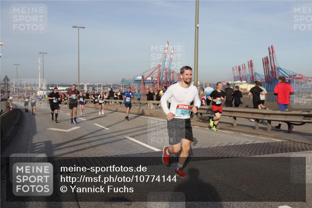 03.10.2026 - Köhlbrandbrückenlauf Yannick Fuchs http://msf.ph/oto/10774144 03.10.2026 09:38:15 Position 2 3861 meine-sportfotos.de