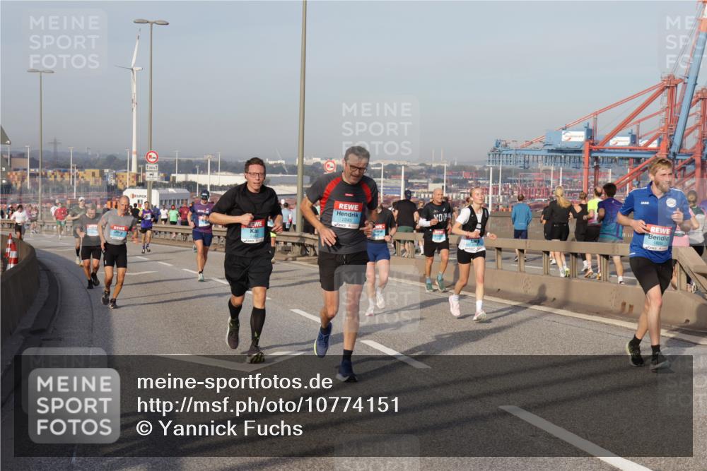 03.10.2026 - Köhlbrandbrückenlauf Yannick Fuchs http://msf.ph/oto/10774151 03.10.2026 09:38:17 Position 2 500, 1, 2243, 1829 meine-sportfotos.de