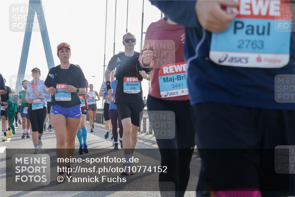 03.10.2026 - Köhlbrandbrückenlauf Yannick Fuchs http://msf.ph/oto/10774152 03.10.2026 09:33:08 Position 1 2710, 3060, 3441, 2763 meine-sportfotos.de