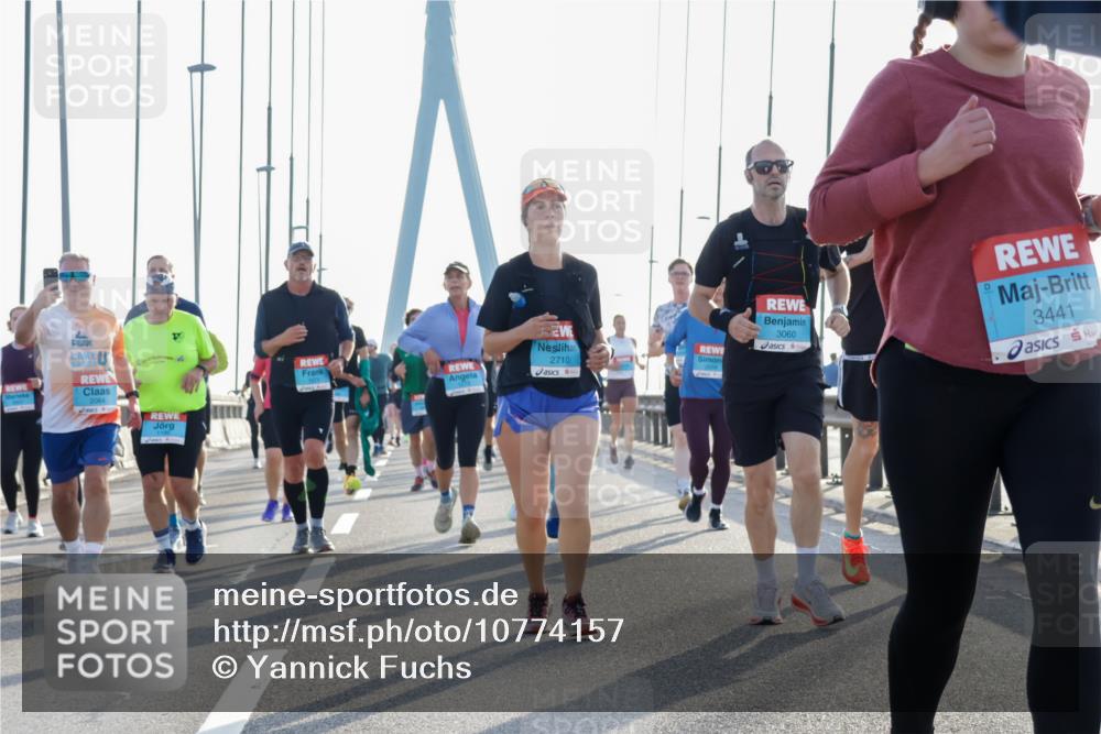 03.10.2026 - Köhlbrandbrückenlauf Yannick Fuchs http://msf.ph/oto/10774157 03.10.2026 09:33:08 Position 1 3441, 3060, 2710, 2064 meine-sportfotos.de