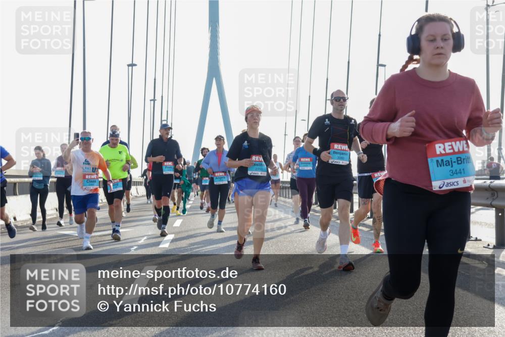 03.10.2026 - Köhlbrandbrückenlauf Yannick Fuchs http://msf.ph/oto/10774160 03.10.2026 09:33:08 Position 1 3060, 3441, 2710 meine-sportfotos.de