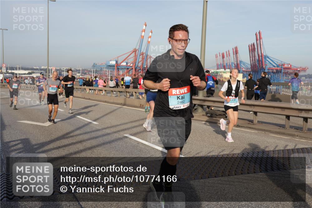 03.10.2026 - Köhlbrandbrückenlauf Yannick Fuchs http://msf.ph/oto/10774166 03.10.2026 09:38:20 Position 2 2462, 2 meine-sportfotos.de