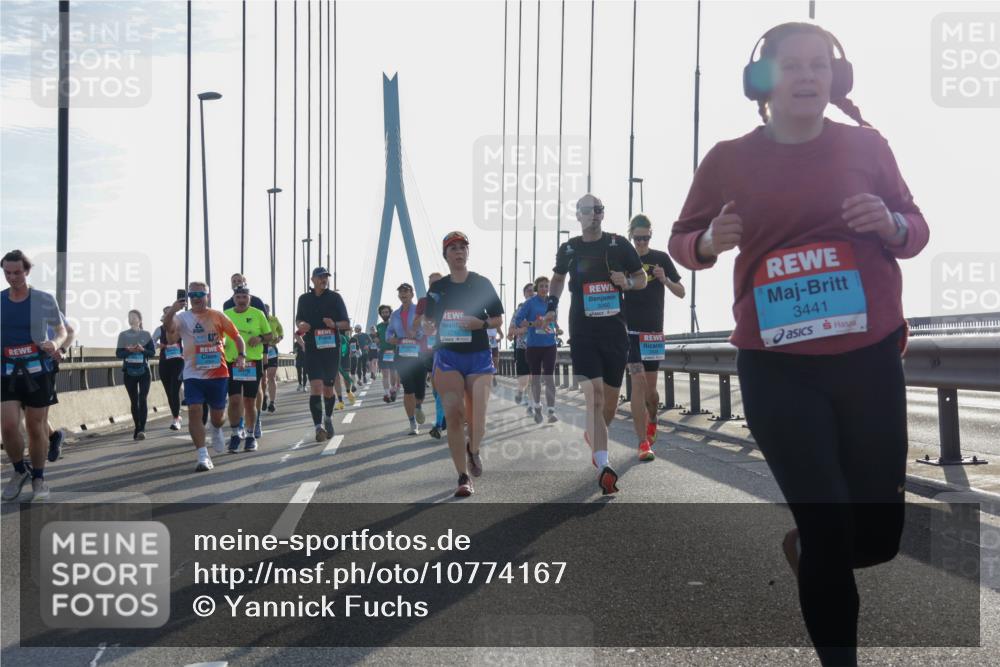 03.10.2026 - Köhlbrandbrückenlauf Yannick Fuchs http://msf.ph/oto/10774167 03.10.2026 09:33:09 Position 1 3060, 3441 meine-sportfotos.de