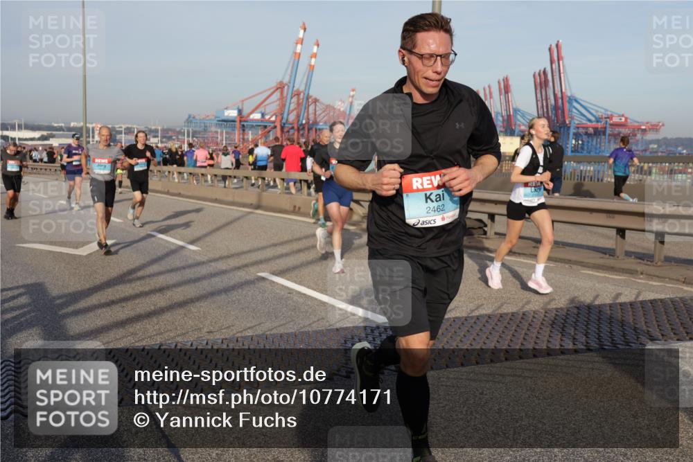 03.10.2026 - Köhlbrandbrückenlauf Yannick Fuchs http://msf.ph/oto/10774171 03.10.2026 09:38:20 Position 2 2462 meine-sportfotos.de