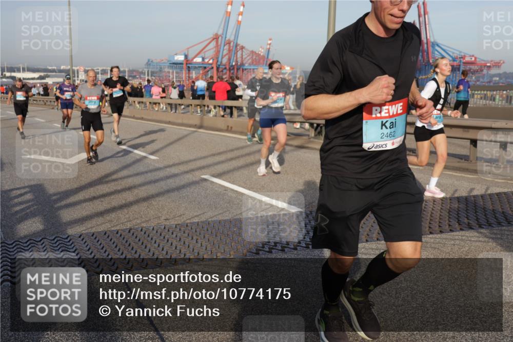 03.10.2026 - Köhlbrandbrückenlauf Yannick Fuchs http://msf.ph/oto/10774175 03.10.2026 09:38:21 Position 2 2462 meine-sportfotos.de