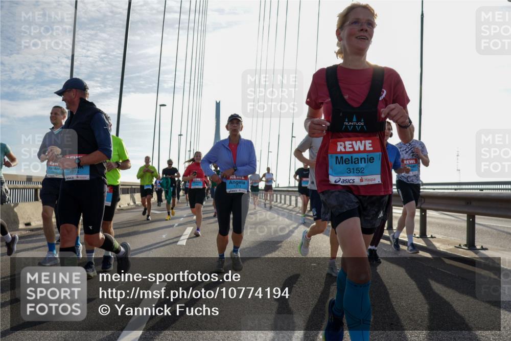 03.10.2026 - Köhlbrandbrückenlauf Yannick Fuchs http://msf.ph/oto/10774194 03.10.2026 09:33:12 Position 1 2816, 1274, 1273, 3152 meine-sportfotos.de