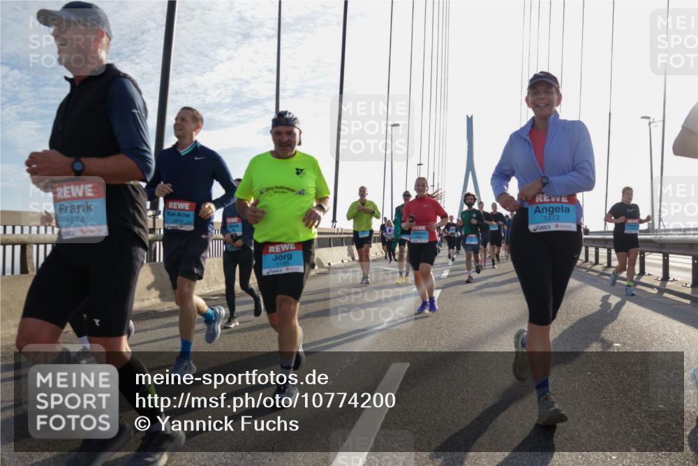 03.10.2026 - Köhlbrandbrückenlauf Yannick Fuchs http://msf.ph/oto/10774200 03.10.2026 09:33:13 Position 1 1274, 1273, 1195 meine-sportfotos.de