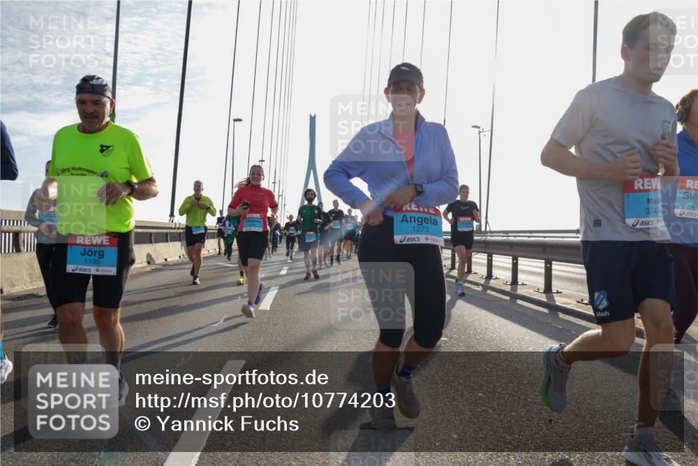 03.10.2026 - Köhlbrandbrückenlauf Yannick Fuchs http://msf.ph/oto/10774203 03.10.2026 09:33:13 Position 1 1195, 1273, 29, 3742 meine-sportfotos.de