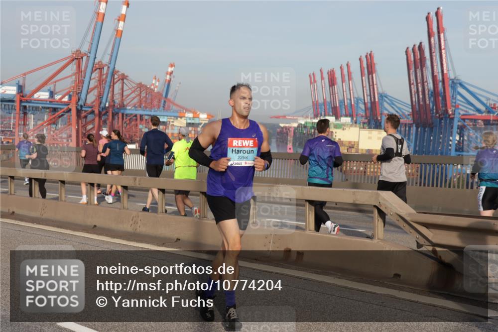 03.10.2026 - Köhlbrandbrückenlauf Yannick Fuchs http://msf.ph/oto/10774204 03.10.2026 09:38:31 Position 2 2258 meine-sportfotos.de