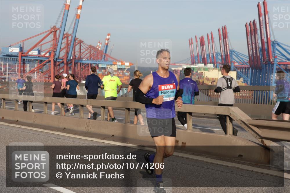 03.10.2026 - Köhlbrandbrückenlauf Yannick Fuchs http://msf.ph/oto/10774206 03.10.2026 09:38:31 Position 2 2258 meine-sportfotos.de