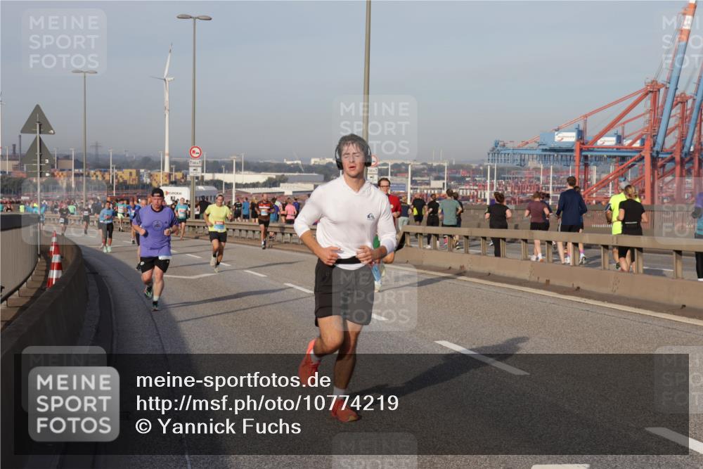 03.10.2026 - Köhlbrandbrückenlauf Yannick Fuchs http://msf.ph/oto/10774219 03.10.2026 09:38:33 Position 2  meine-sportfotos.de