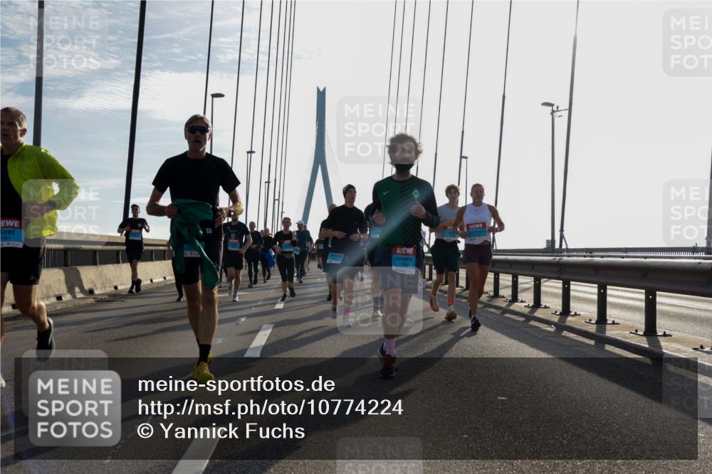 03.10.2026 - Köhlbrandbrückenlauf Yannick Fuchs http://msf.ph/oto/10774224 03.10.2026 09:33:15 Position 1 1081 meine-sportfotos.de