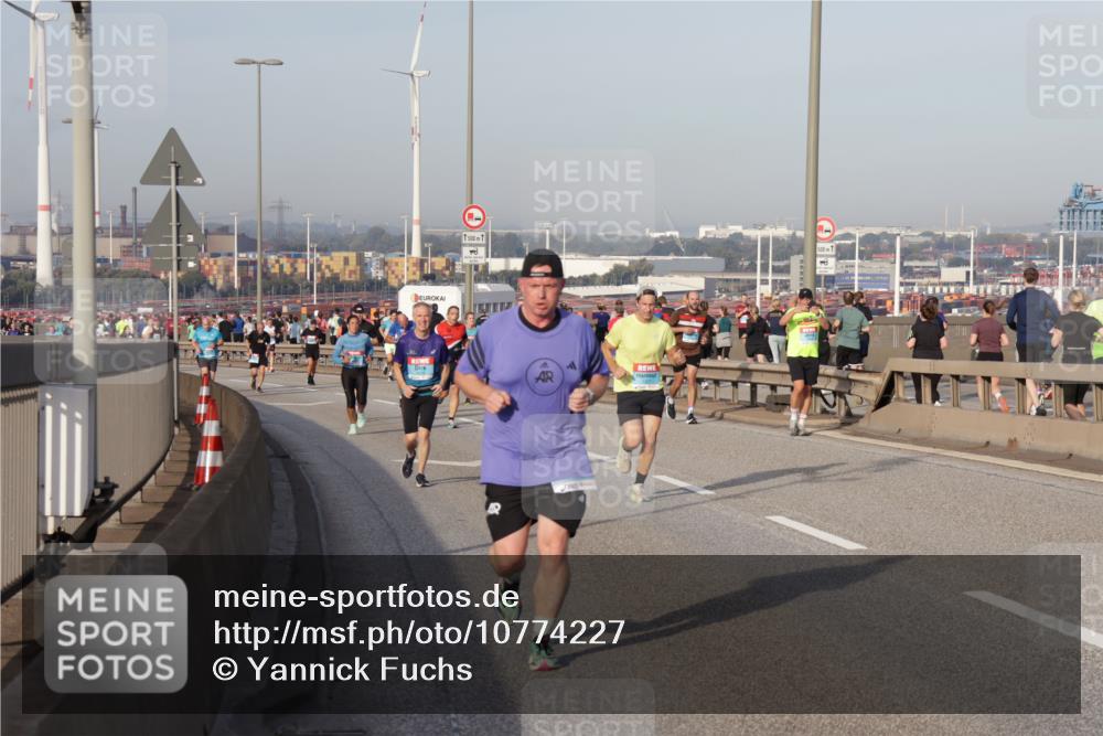 03.10.2026 - Köhlbrandbrückenlauf Yannick Fuchs http://msf.ph/oto/10774227 03.10.2026 09:38:36 Position 2 1500, 1, 18, 500, 7 meine-sportfotos.de