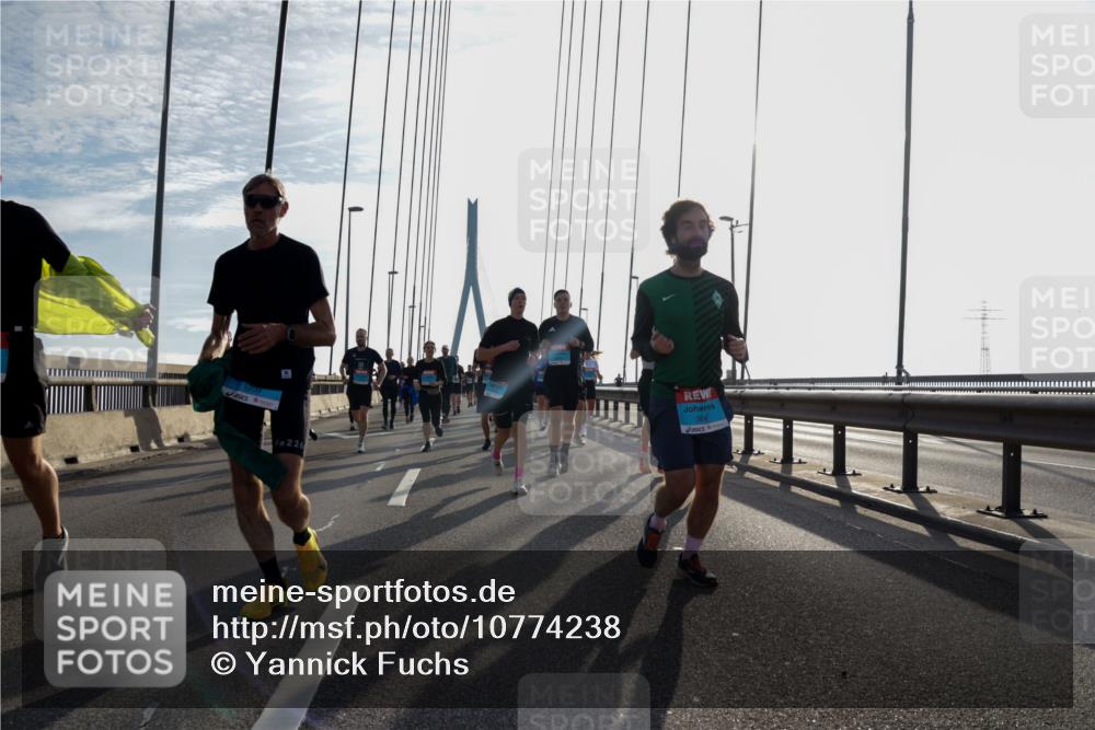 03.10.2026 - Köhlbrandbrückenlauf Yannick Fuchs http://msf.ph/oto/10774238 03.10.2026 09:33:16 Position 1 1209, 226, 368 meine-sportfotos.de