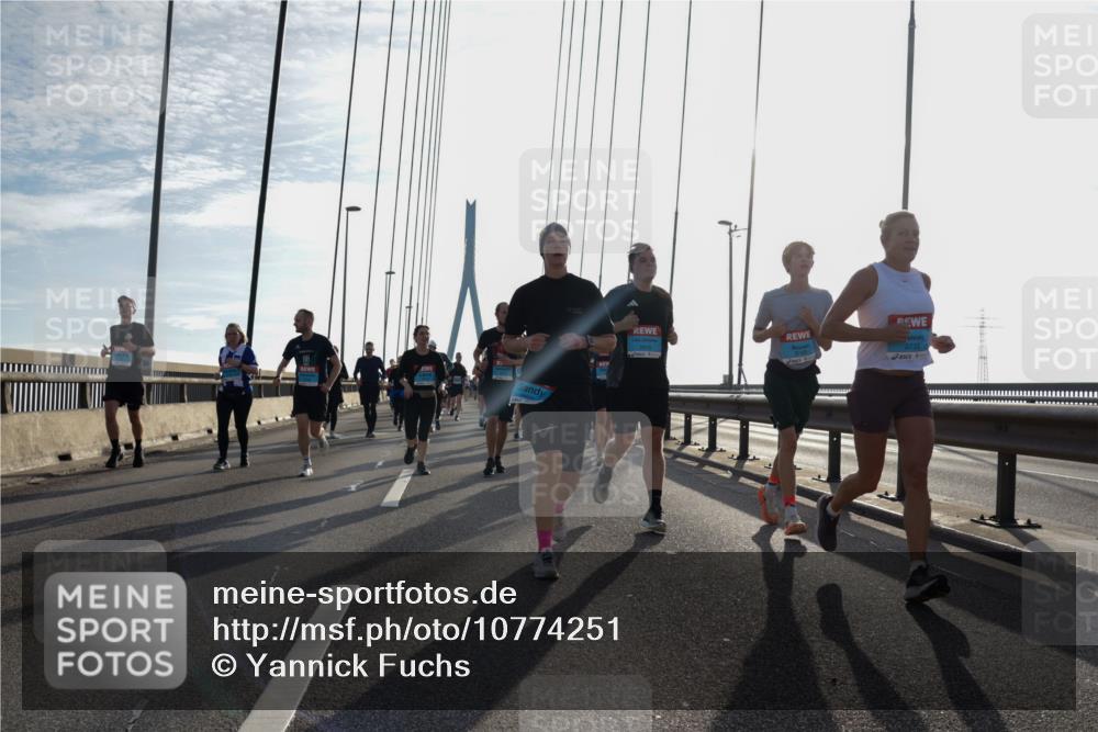 03.10.2026 - Köhlbrandbrückenlauf Yannick Fuchs http://msf.ph/oto/10774251 03.10.2026 09:33:17 Position 1 3733 meine-sportfotos.de