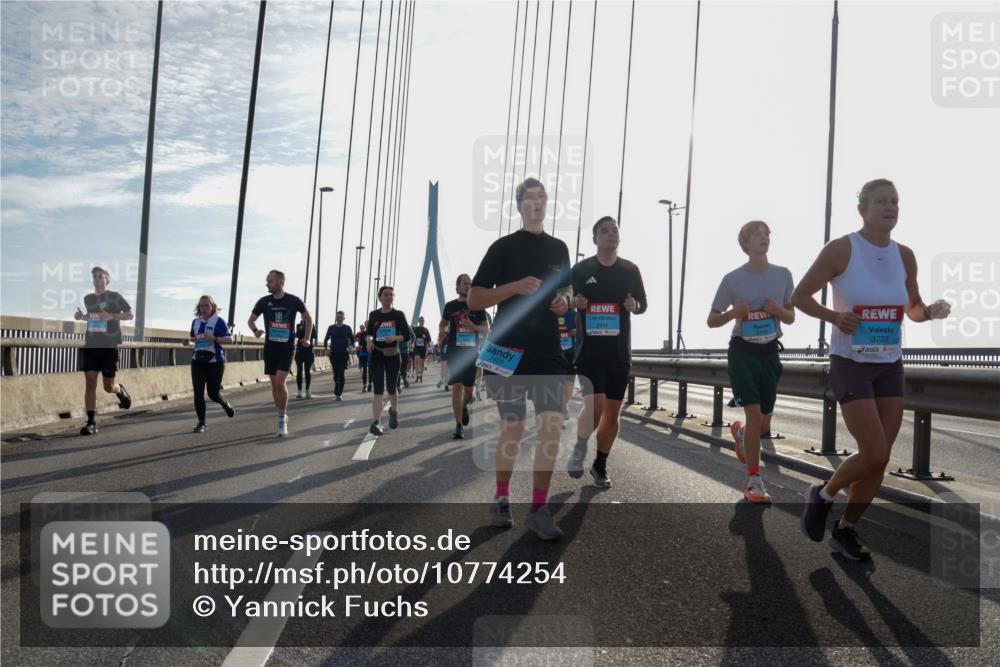03.10.2026 - Köhlbrandbrückenlauf Yannick Fuchs http://msf.ph/oto/10774254 03.10.2026 09:33:17 Position 1 3733 meine-sportfotos.de