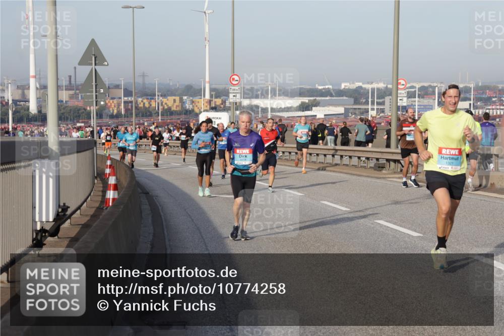 03.10.2026 - Köhlbrandbrückenlauf Yannick Fuchs http://msf.ph/oto/10774258 03.10.2026 09:38:39 Position 2 1500, 500, 1, 2214, 1321 meine-sportfotos.de