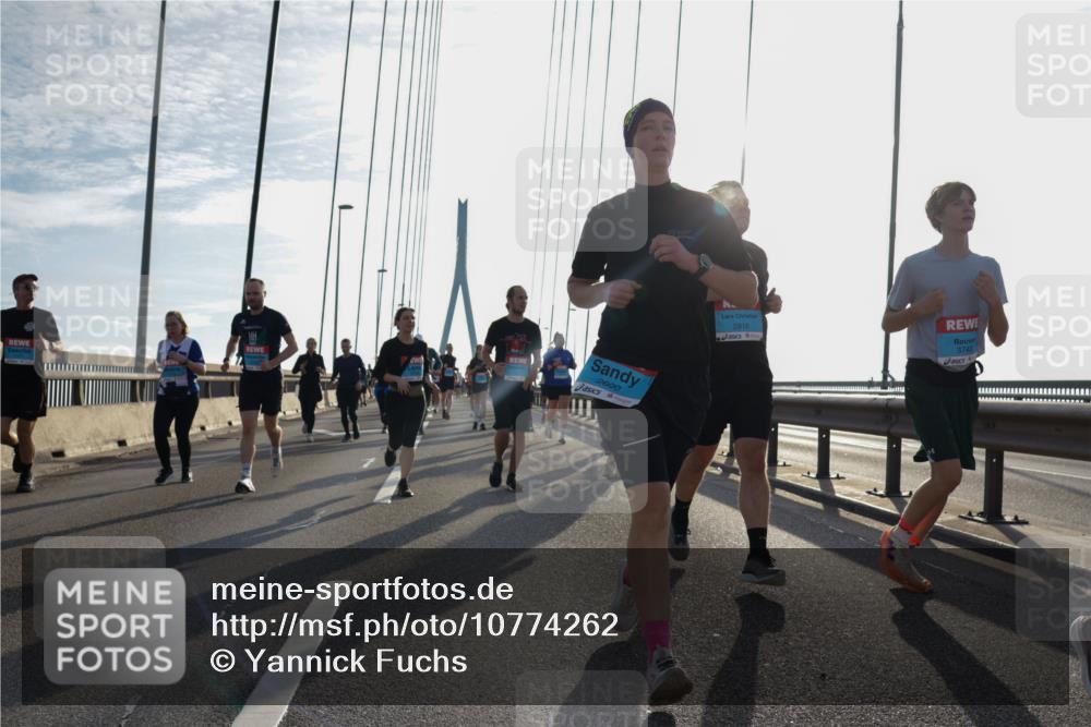 03.10.2026 - Köhlbrandbrückenlauf Yannick Fuchs http://msf.ph/oto/10774262 03.10.2026 09:33:17 Position 1 2600, 2916, 3743 meine-sportfotos.de