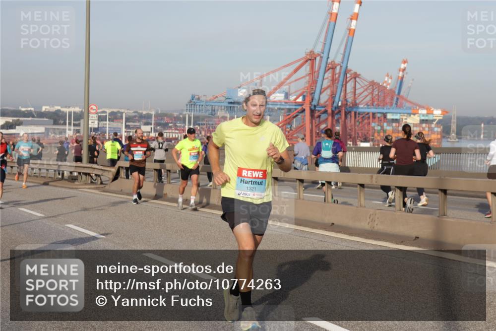 03.10.2026 - Köhlbrandbrückenlauf Yannick Fuchs http://msf.ph/oto/10774263 03.10.2026 09:38:40 Position 2 1321 meine-sportfotos.de