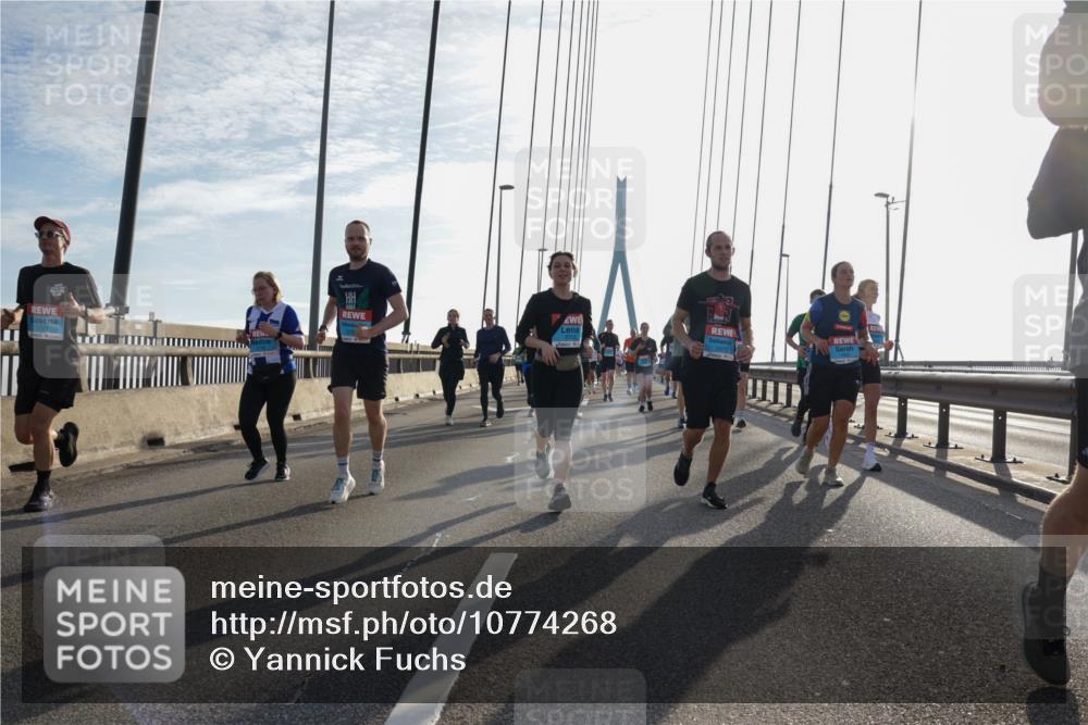 03.10.2026 - Köhlbrandbrückenlauf Yannick Fuchs http://msf.ph/oto/10774268 03.10.2026 09:33:18 Position 1 1121 meine-sportfotos.de
