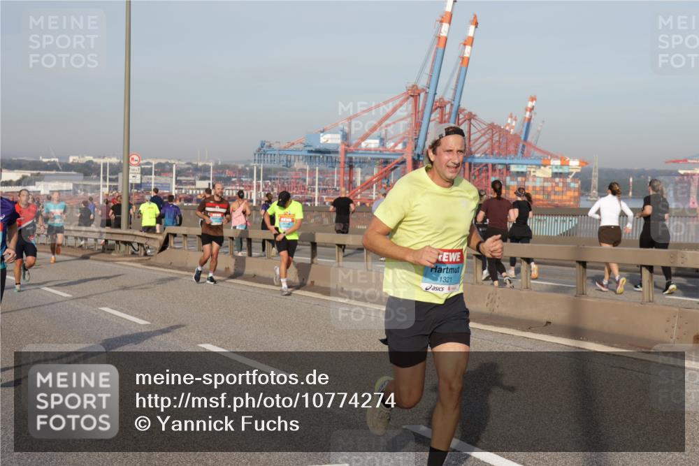 03.10.2026 - Köhlbrandbrückenlauf Yannick Fuchs http://msf.ph/oto/10774274 03.10.2026 09:38:41 Position 2 1321 meine-sportfotos.de