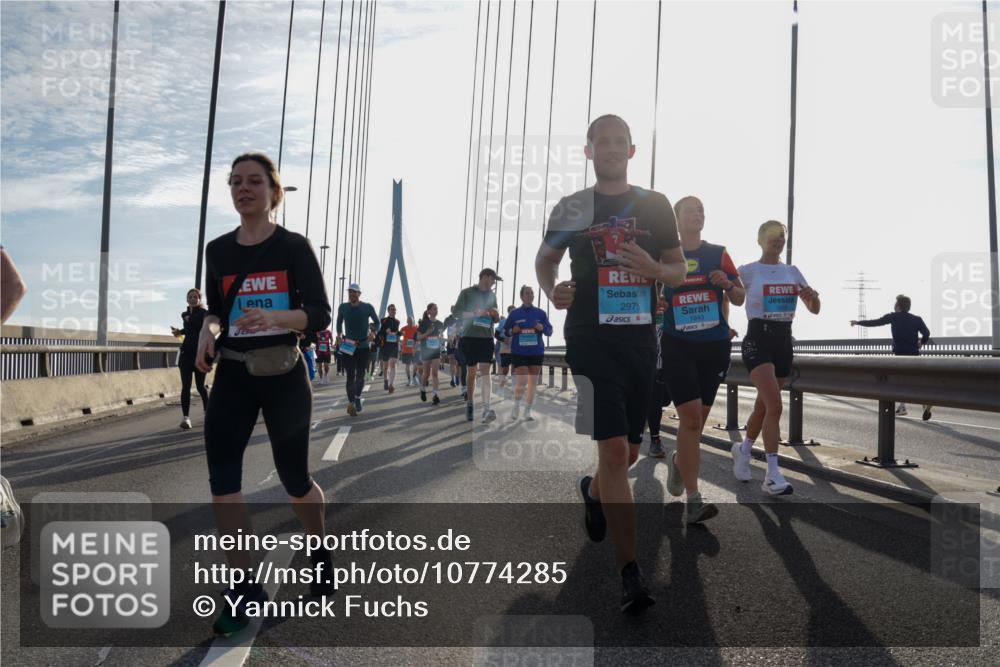 03.10.2026 - Köhlbrandbrückenlauf Yannick Fuchs http://msf.ph/oto/10774285 03.10.2026 09:33:19 Position 1 2975, 1943 meine-sportfotos.de