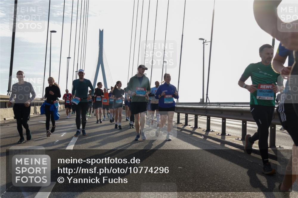 03.10.2026 - Köhlbrandbrückenlauf Yannick Fuchs http://msf.ph/oto/10774296 03.10.2026 09:33:20 Position 1 1056 meine-sportfotos.de