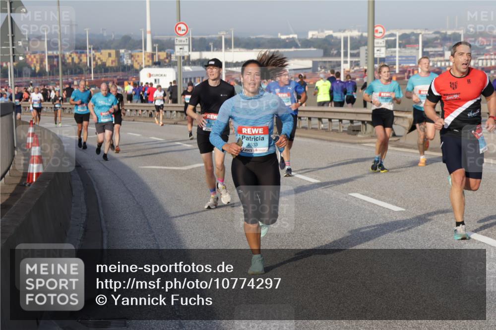 03.10.2026 - Köhlbrandbrückenlauf Yannick Fuchs http://msf.ph/oto/10774297 03.10.2026 09:38:45 Position 2 1500, 1, 2533 meine-sportfotos.de