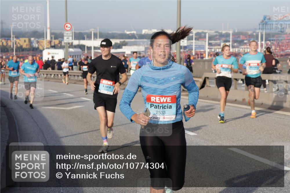 03.10.2026 - Köhlbrandbrückenlauf Yannick Fuchs http://msf.ph/oto/10774304 03.10.2026 09:38:46 Position 2 3185, 2533 meine-sportfotos.de