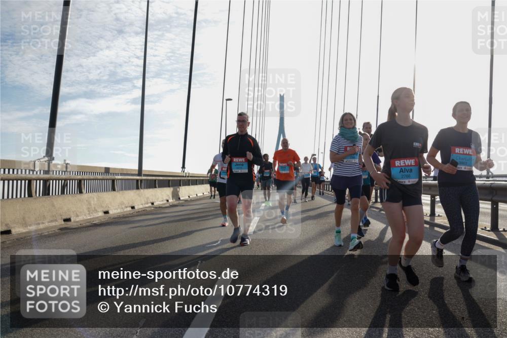 03.10.2026 - Köhlbrandbrückenlauf Yannick Fuchs http://msf.ph/oto/10774319 03.10.2026 09:33:23 Position 1 3415, 2766, 3863 meine-sportfotos.de