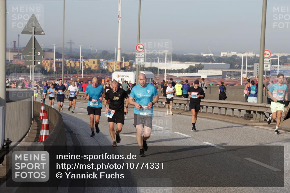 03.10.2026 - Köhlbrandbrückenlauf Yannick Fuchs http://msf.ph/oto/10774331 03.10.2026 09:38:49 Position 2 1500, 1, 2006, 500, 1 meine-sportfotos.de